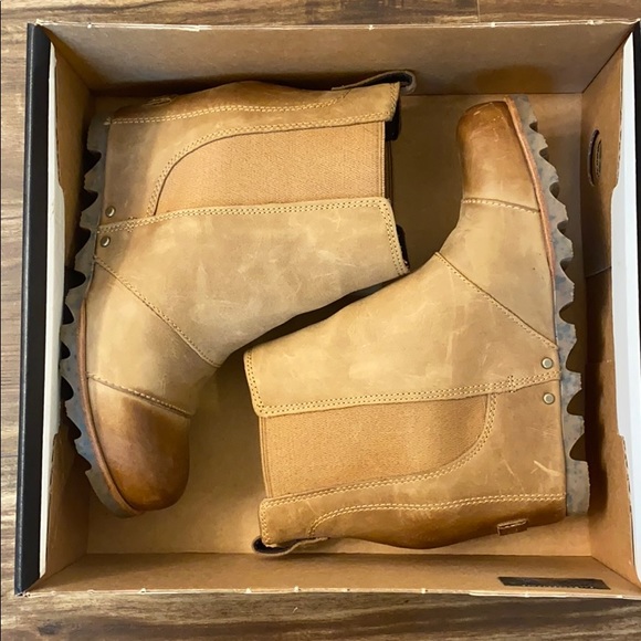 Sorel Shoes - RARE Original style Sorel Lea Wedge size 7.5 Elk